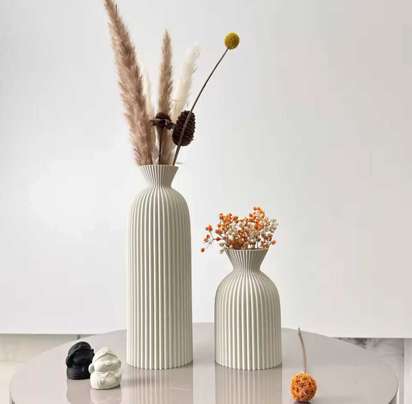 Set of 2 Wavy Design Dry Flower Vases