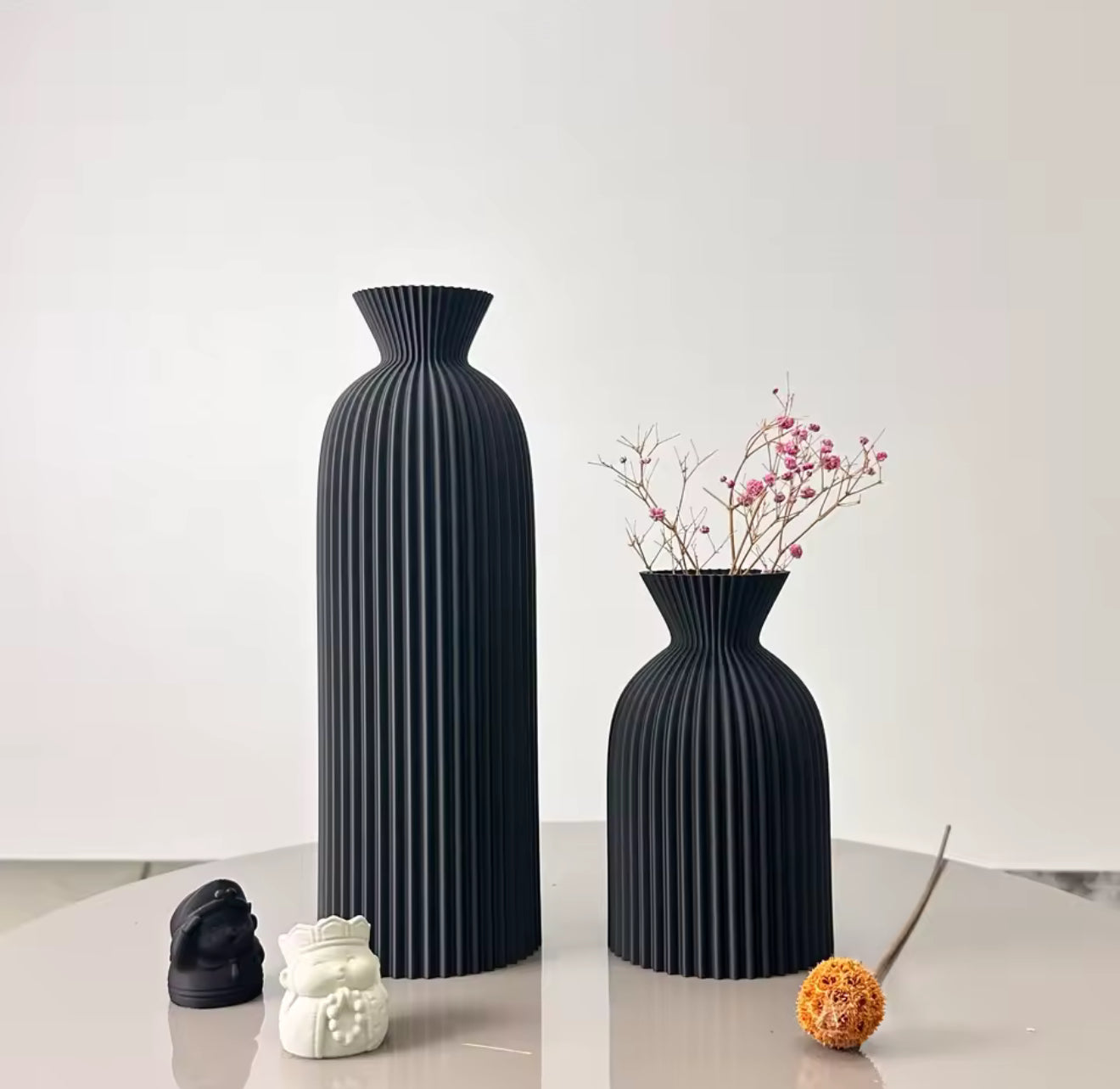 Set of 2 Wavy Design Dry Flower Vases