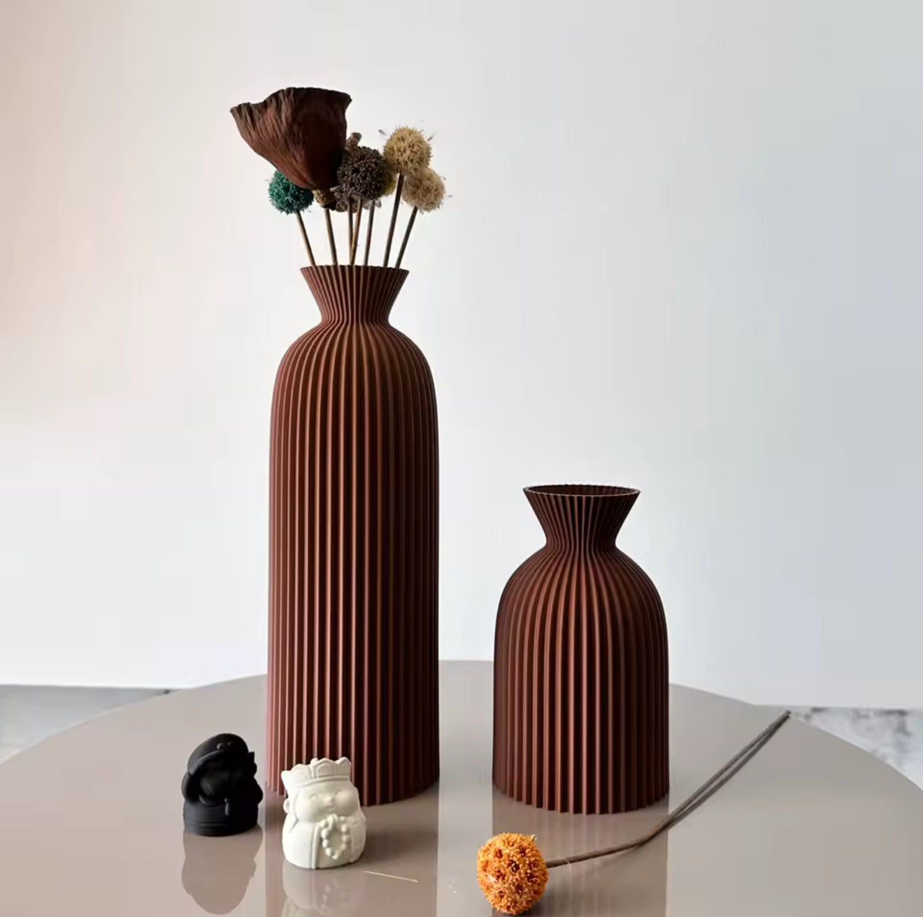 Set of 2 Wavy Design Dry Flower Vases
